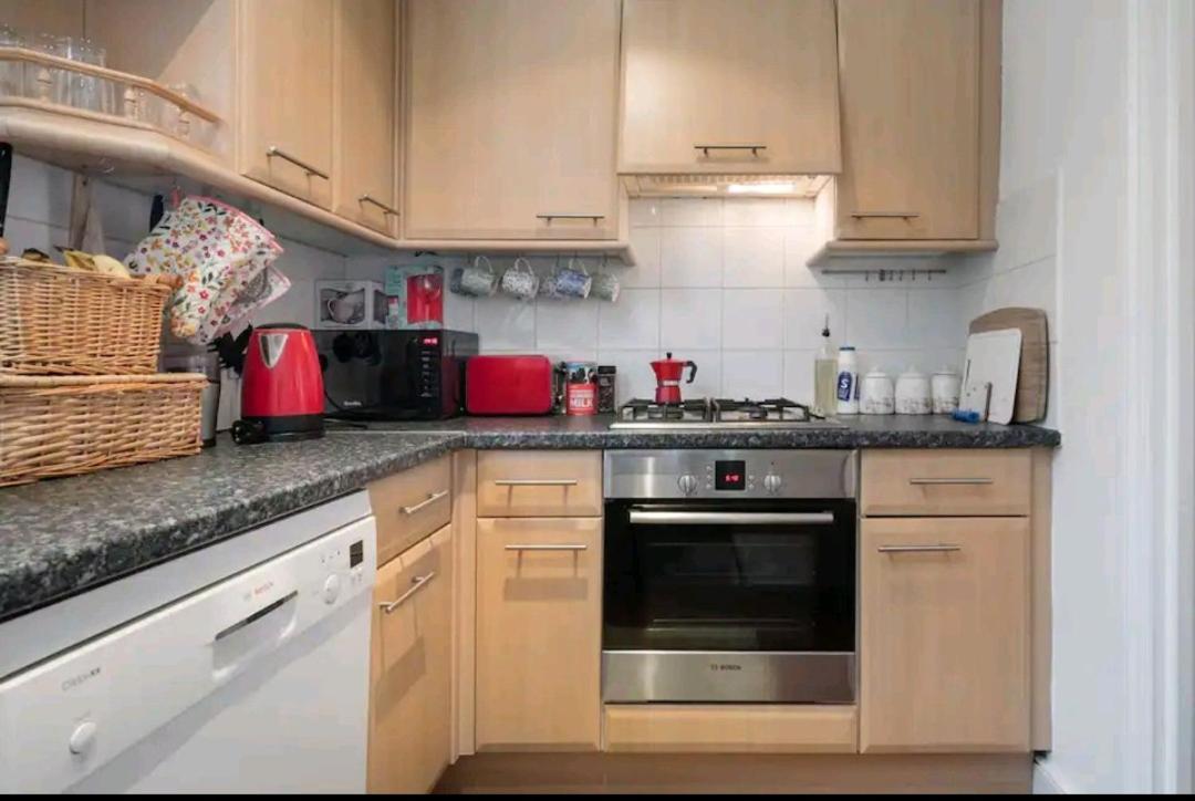 Stylish Room With Private Bath & Terrace In Super Central Clapham Junction Minutes From Victoria, Waterloo London Eksteriør bilde